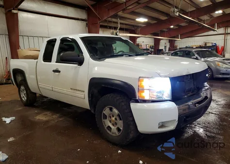 2011 Chevrolet Silverado K1500 Lt z USA, uszkodzony, nr VIN 1GCRKSE3XBZ271713